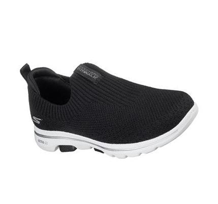 Dámské Trekové Boty Skechers GOwalk 5 - Trendy Černé Bílé | CZ_I3050